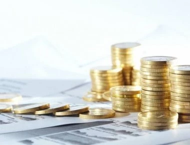 Bloomberg: «Τώρα τα ελληνικά ομόλογα είναι μια καλύτερη εναλλακτική έναντι της Ιταλίας»